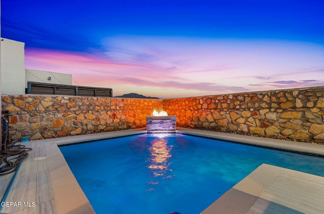 7372 MULE TEAM Drive, El Paso, TX 79911