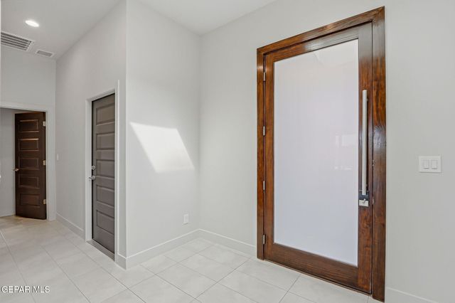 7372 MULE TEAM Drive, El Paso, TX 79911