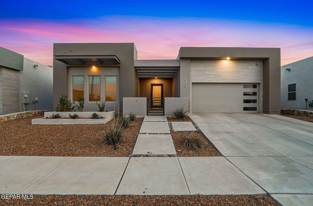 7372 MULE TEAM Drive, El Paso, TX 79911
