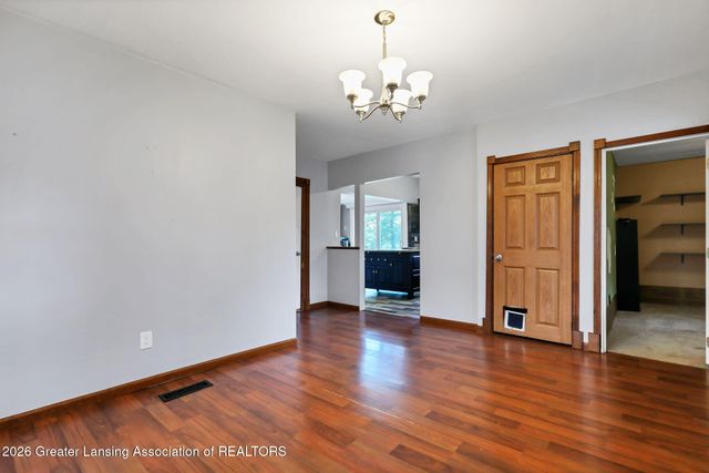 630 N Cochran Avenue, Charlotte, MI 48813