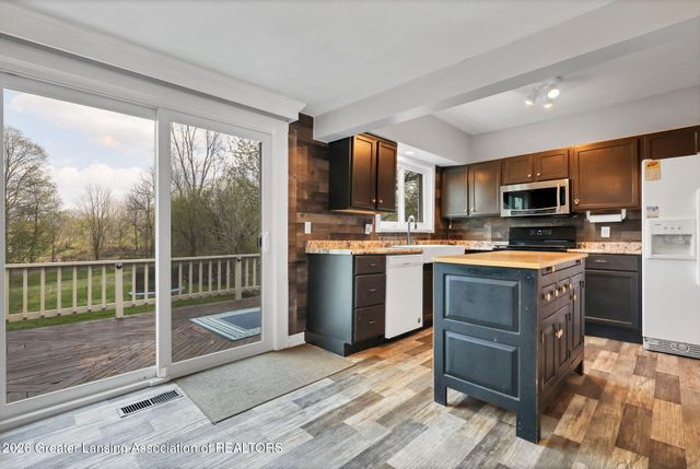 630 N Cochran Avenue, Charlotte, MI 48813