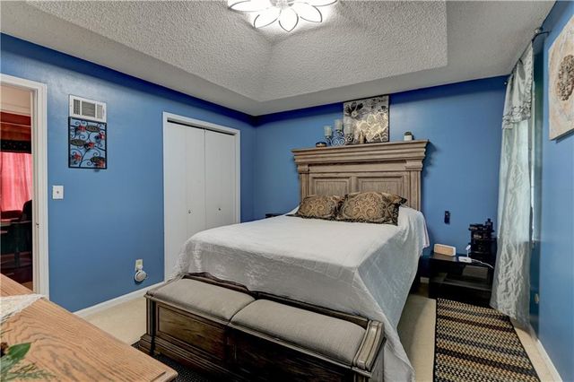 2400 NW 84th Terrace, Kansas City, MO 64154