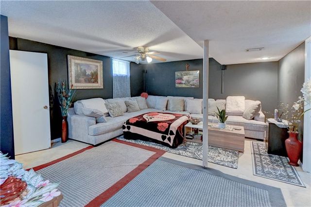 2400 NW 84th Terrace, Kansas City, MO 64154