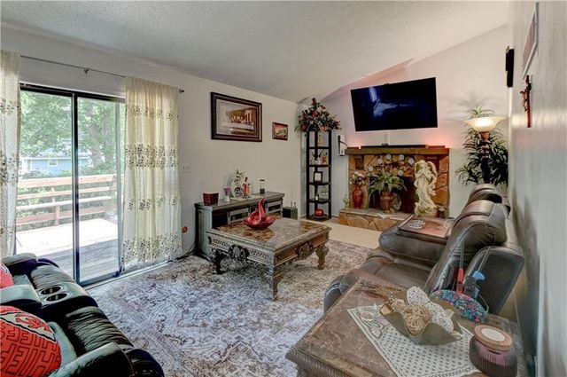 2400 NW 84th Terrace, Kansas City, MO 64154