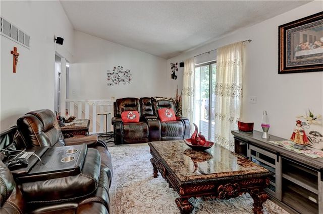 2400 NW 84th Terrace, Kansas City, MO 64154