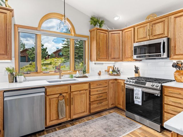 680 Cedar Ridge Cir, Estes Park, CO 80517
