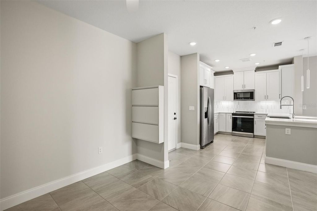 Image 18 of property listing at 7557 LAUREATE BOULEVARD 6208, Orlando, FL 32827
