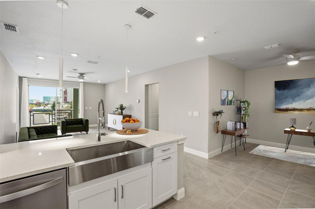Image 5 of property listing at 7557 LAUREATE BOULEVARD 6208, Orlando, FL 32827