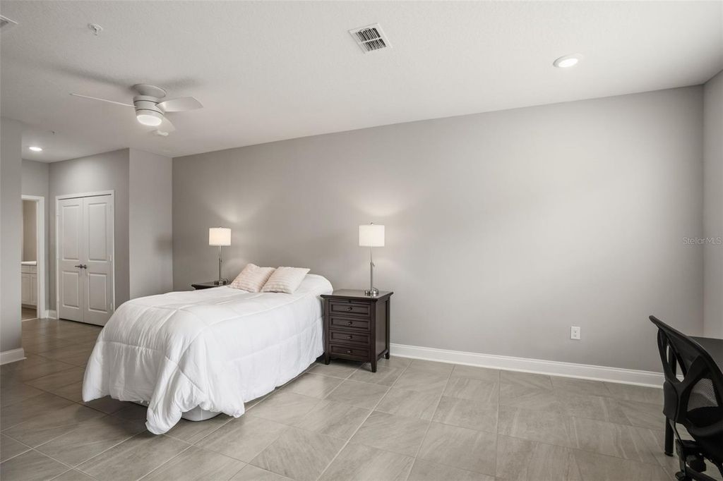 Image 8 of property listing at 7557 LAUREATE BOULEVARD 6208, Orlando, FL 32827