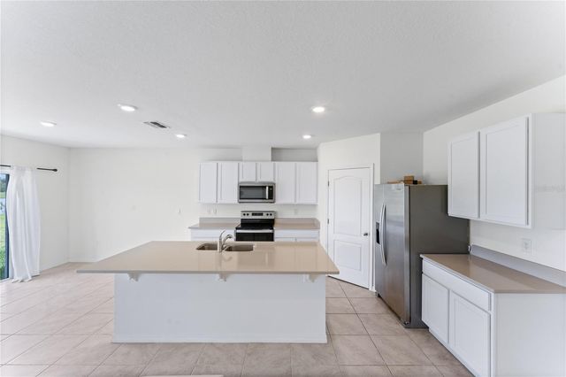 5038 FOXGLOVE CIRCLE, Lakeland, FL 33811