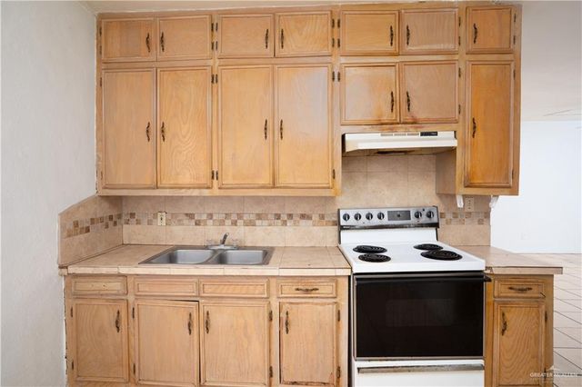 100 S Iowa Avenue, Weslaco, TX 78596