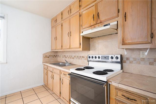 100 S Iowa Avenue, Weslaco, TX 78596
