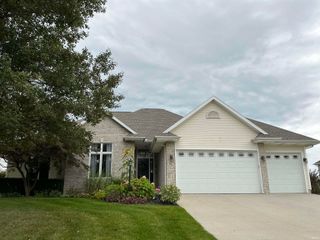 897 N Old Orchard Drive, Warsaw, IN 46580