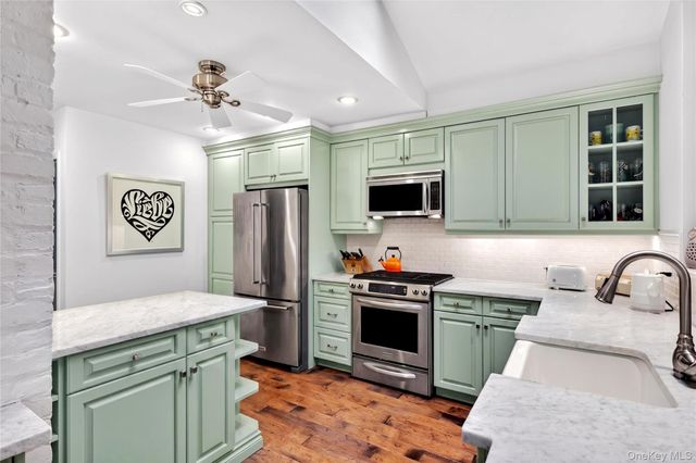 2 Van Buren Street, Port Washington, NY 11050