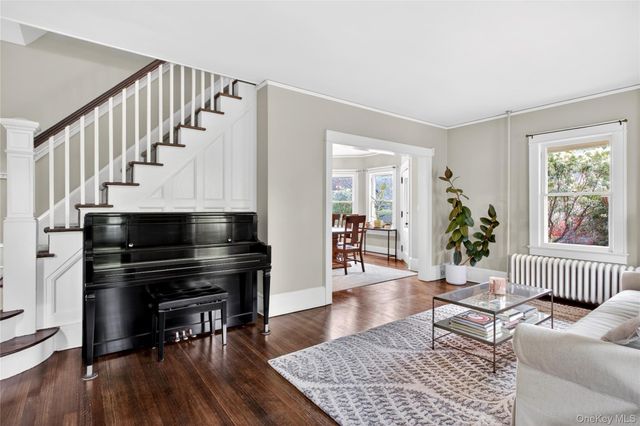 2 Van Buren Street, Port Washington, NY 11050