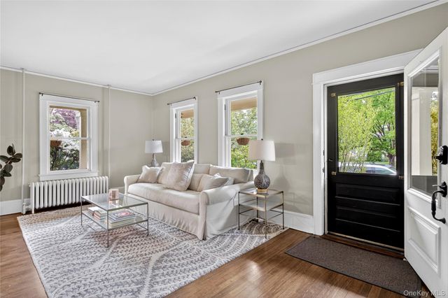 2 Van Buren Street, Port Washington, NY 11050