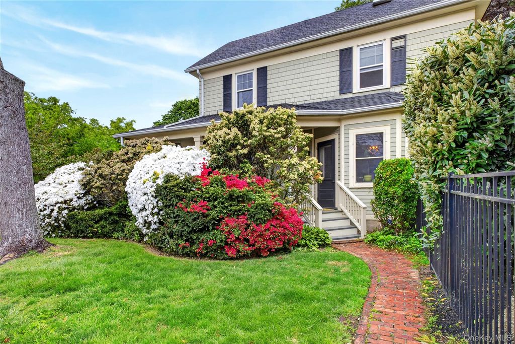 2 Van Buren Street, Port Washington, NY 11050