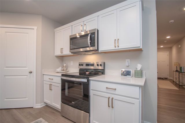 15206 Ironwood Lane, Urbandale, IA 50111