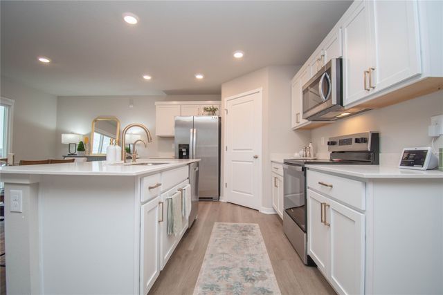 15206 Ironwood Lane, Urbandale, IA 50111