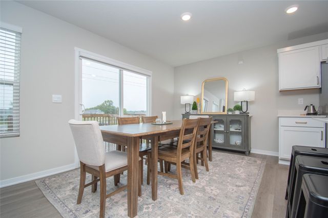 15206 Ironwood Lane, Urbandale, IA 50111
