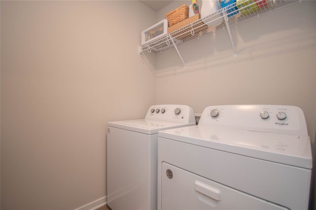 15206 Ironwood Lane, Urbandale, IA 50111