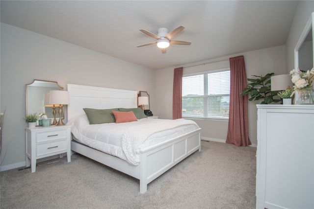 15206 Ironwood Lane, Urbandale, IA 50111