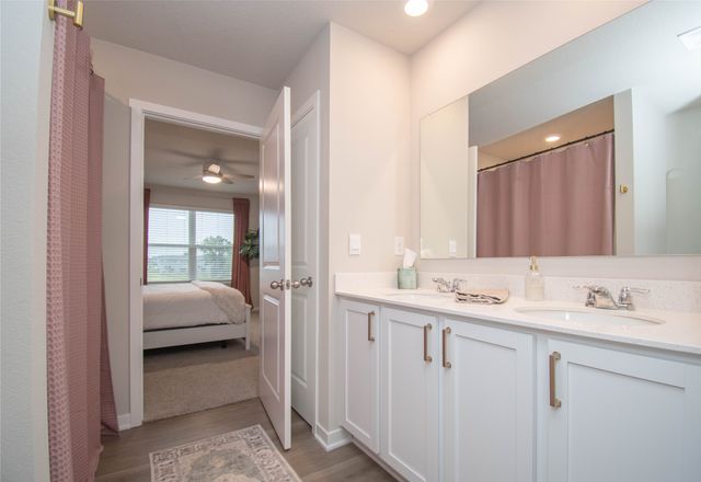 15206 Ironwood Lane, Urbandale, IA 50111