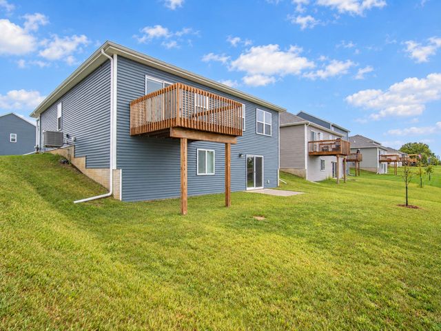 15206 Ironwood Lane, Urbandale, IA 50111
