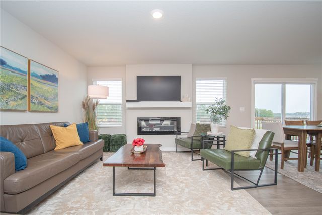 15206 Ironwood Lane, Urbandale, IA 50111