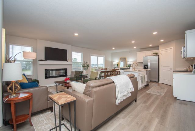 15206 Ironwood Lane, Urbandale, IA 50111