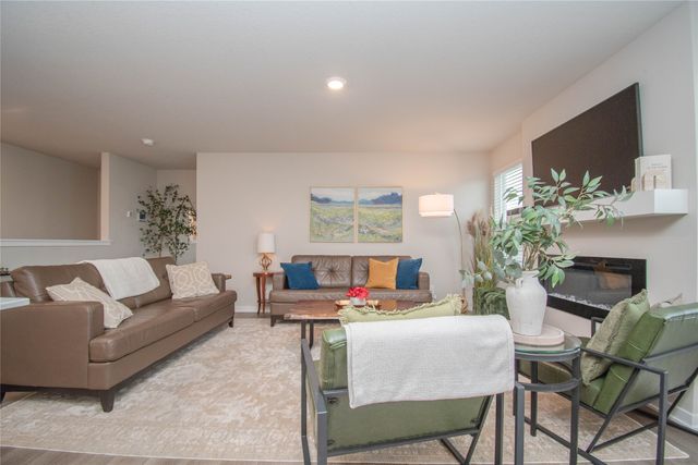 15206 Ironwood Lane, Urbandale, IA 50111