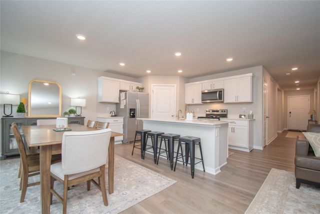 15206 Ironwood Lane, Urbandale, IA 50111