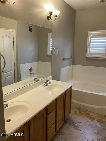1015 S VAL VISTA Drive 33, Mesa, AZ 85204
