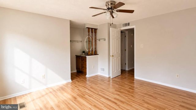 2100 GLENN SPRING CT, Falls Church, VA 22043
