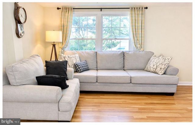 2100 GLENN SPRING CT, Falls Church, VA 22043