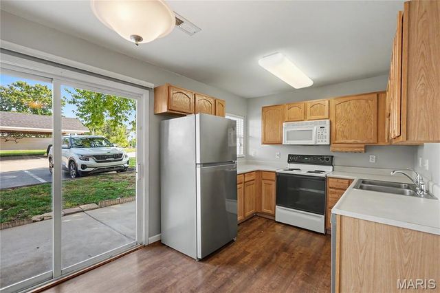 410 Benton C, St Peters, MO 63376