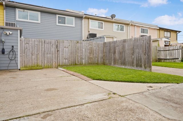 207 Granberry Street, Humble, TX 77338