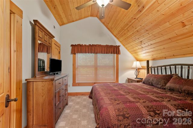 18 Rachels Circle, Maggie Valley, NC 28751