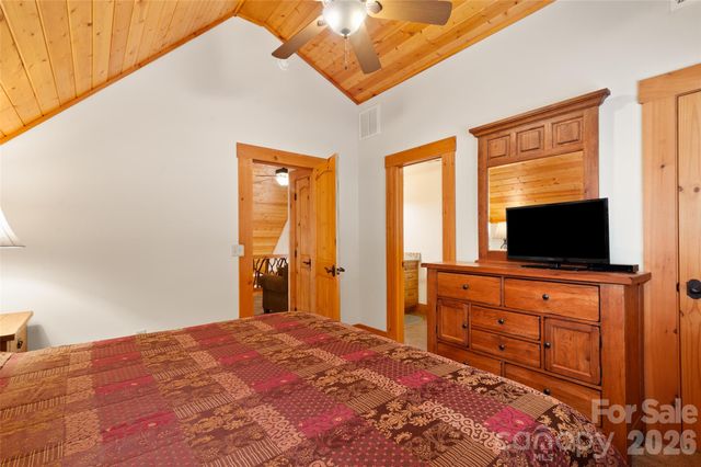 18 Rachels Circle, Maggie Valley, NC 28751