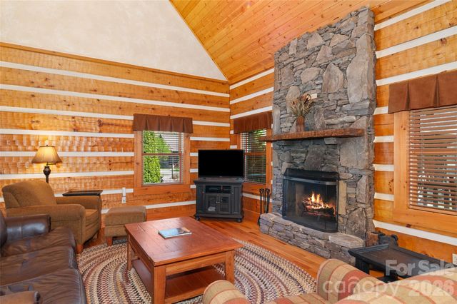 18 Rachels Circle, Maggie Valley, NC 28751