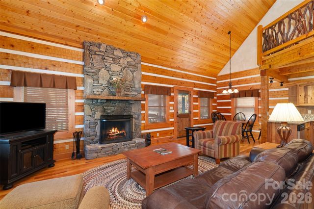 18 Rachels Circle, Maggie Valley, NC 28751