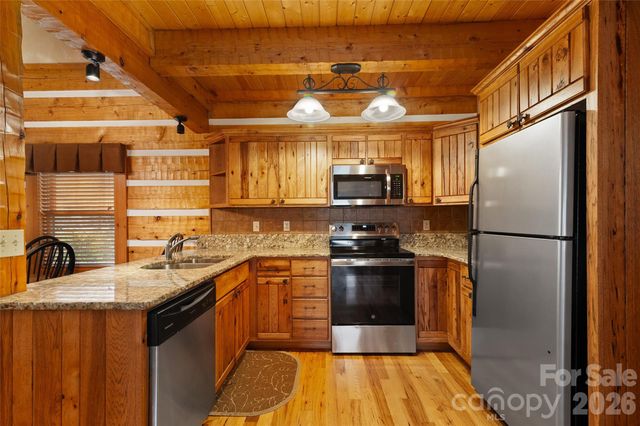 18 Rachels Circle, Maggie Valley, NC 28751