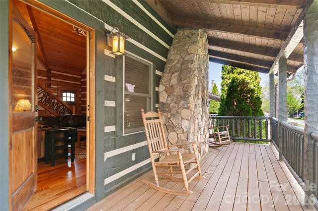 18 Rachels Circle, Maggie Valley, NC 28751