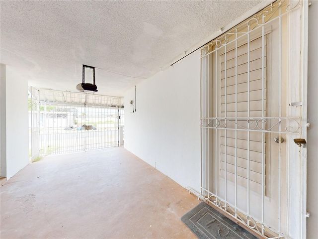 96-16 URB. VILLA CAROLINA, Carolina, PR 00984