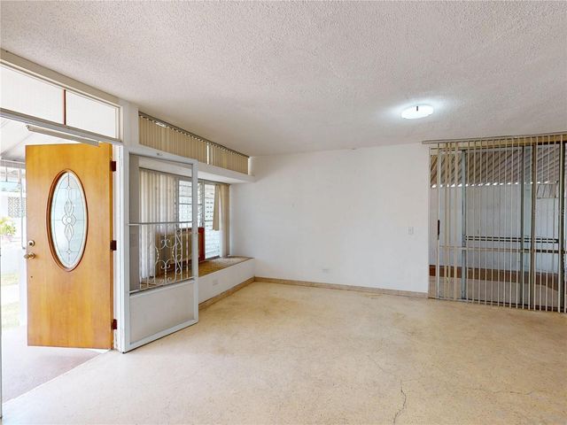 96-16 URB. VILLA CAROLINA, Carolina, PR 00984