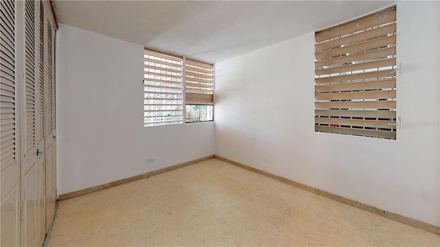 96-16 URB. VILLA CAROLINA, Carolina, PR 00984