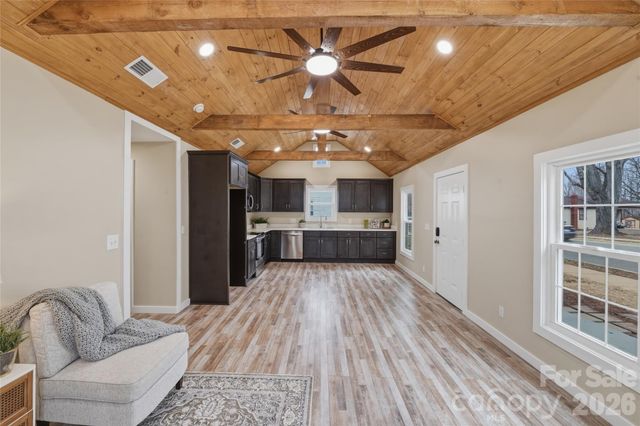 522 W Mclelland Avenue, Mooresville, NC 28115