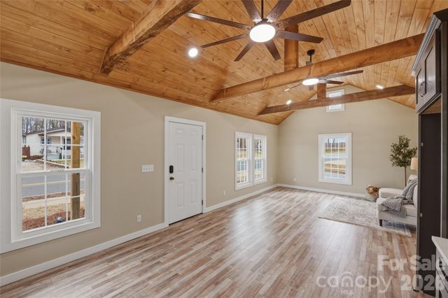 522 W Mclelland Avenue, Mooresville, NC 28115