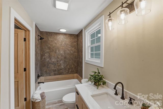 522 W Mclelland Avenue, Mooresville, NC 28115