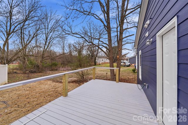 522 W Mclelland Avenue, Mooresville, NC 28115